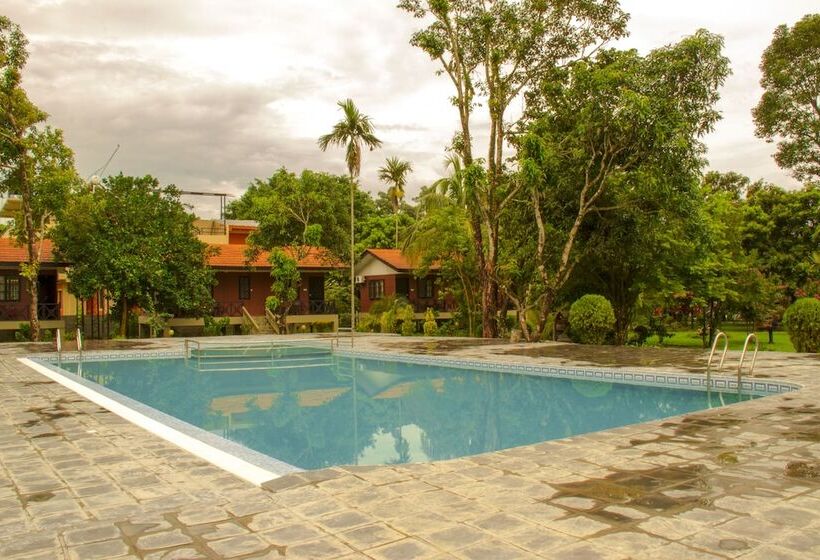 هتل Jungle World Resort