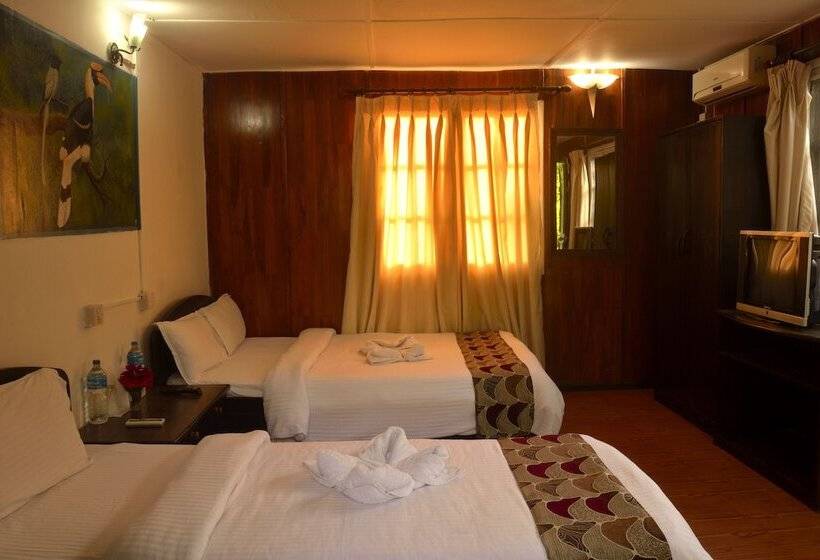 هتل Jungle World Resort