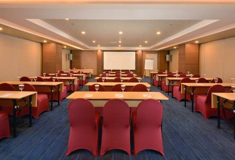 Platinum Adisucipto Hotel & Conference Center