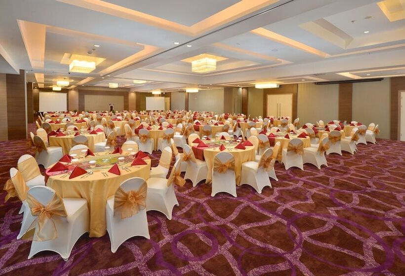 Platinum Adisucipto Hotel & Conference Center