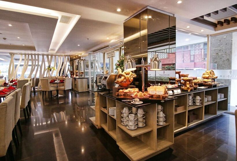 Platinum Adisucipto Hotel & Conference Center