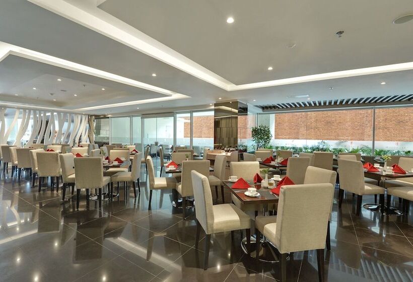 Platinum Adisucipto Hotel & Conference Center