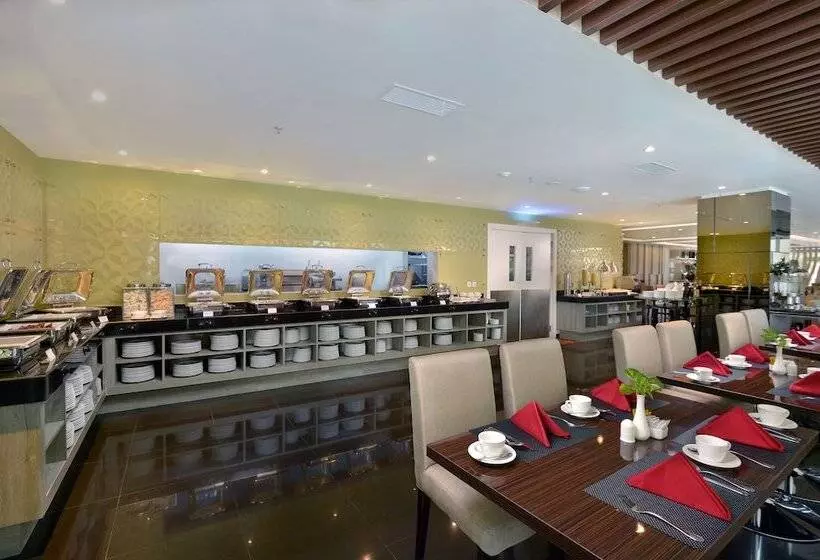 Platinum Adisucipto Hotel & Conference Center