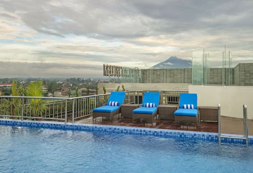 Platinum Adisucipto Hotel & Conference Center