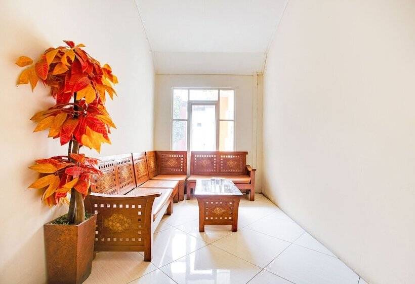 Hotel Reddoorz @  Arimbi Dewi Sartika Baru