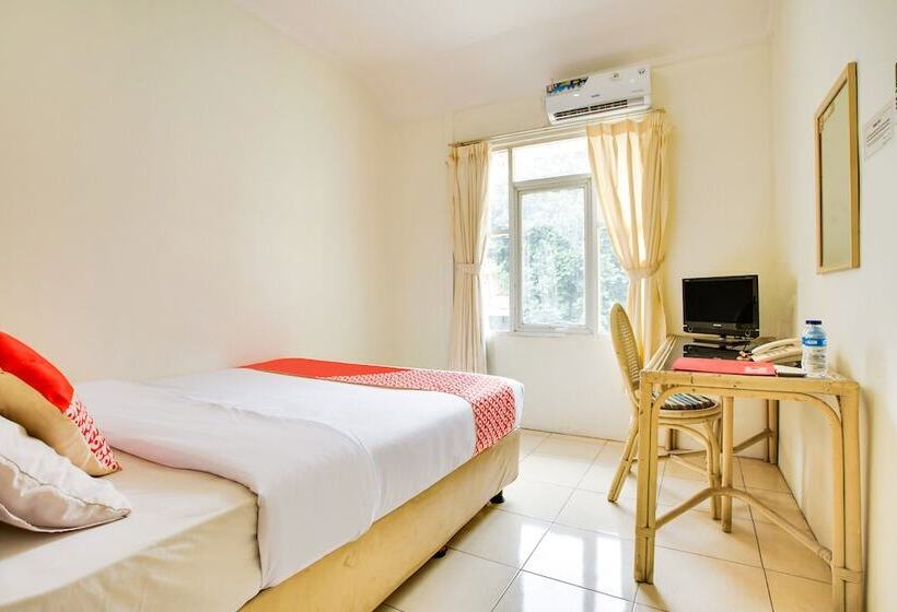 Hotel Reddoorz @  Arimbi Dewi Sartika Baru