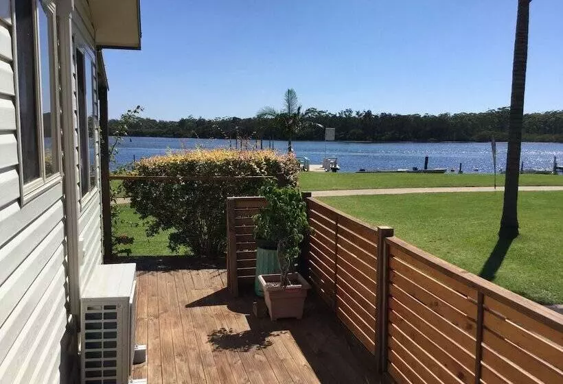 ホテル Riviera Caravan Park