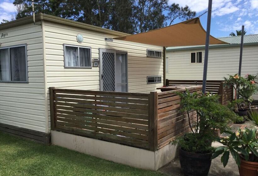 ホテル Riviera Caravan Park