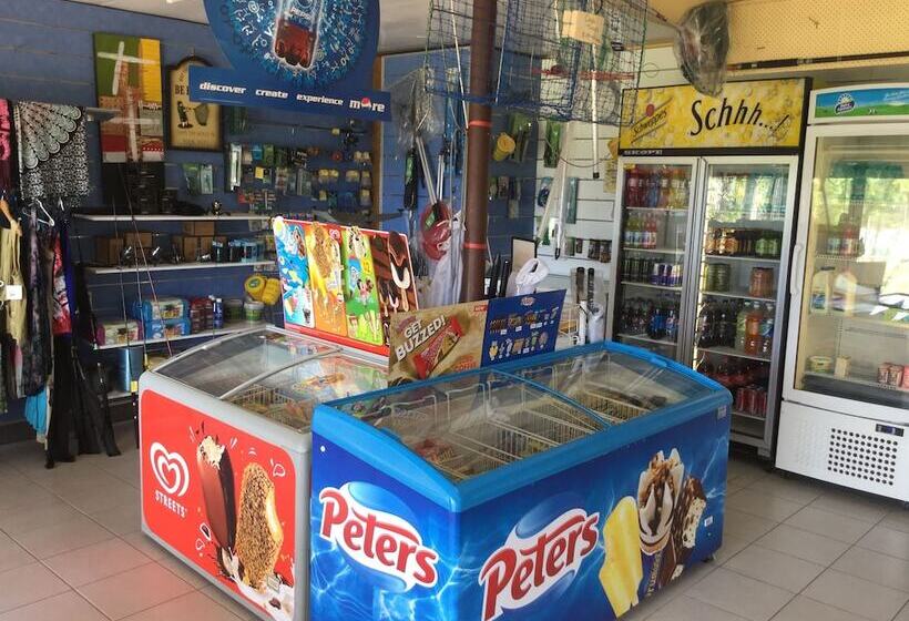 ホテル Riviera Caravan Park