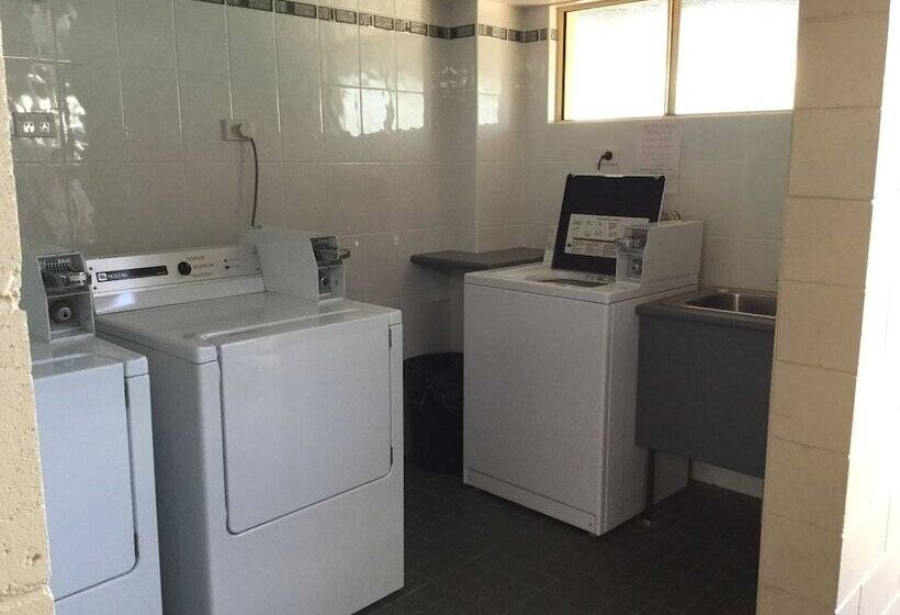 ホテル Riviera Caravan Park