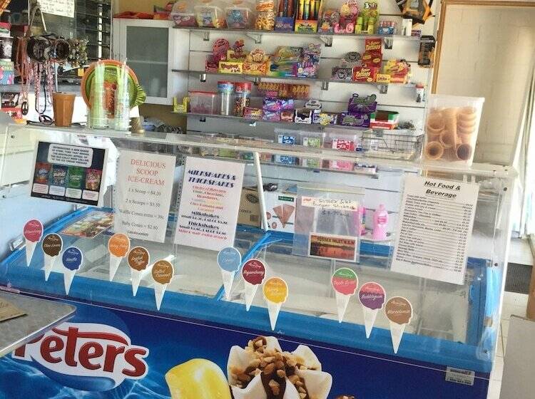 ホテル Riviera Caravan Park