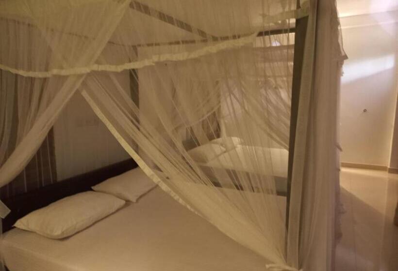 فندق Sea Breeze Guest House