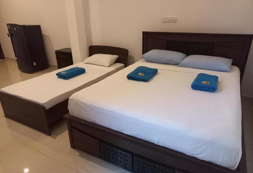 فندق Sea Breeze Guest House