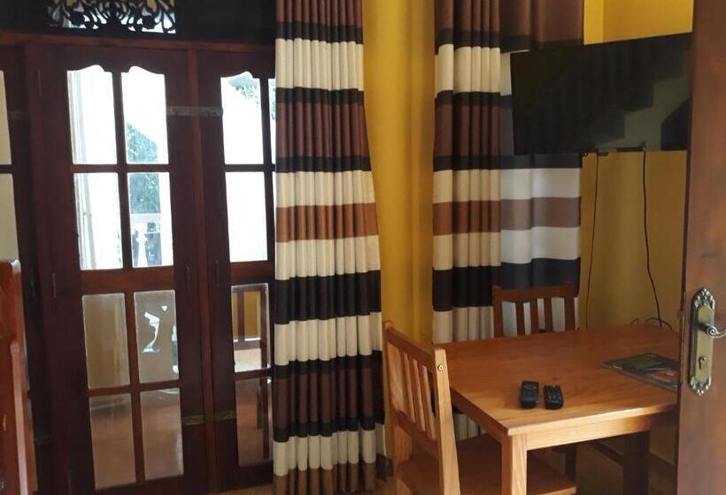 فندق Sea Breeze Guest House