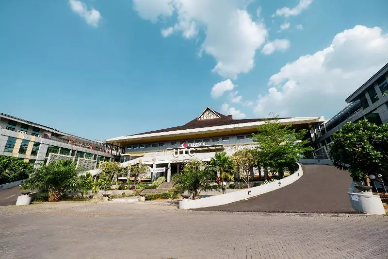 Hotell Utc  Semarang