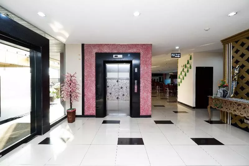 Hotell Utc  Semarang