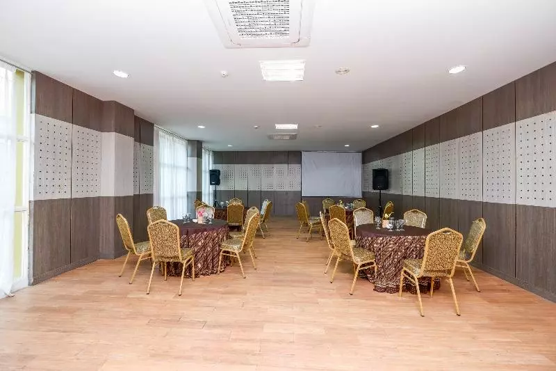 Hotell Utc  Semarang