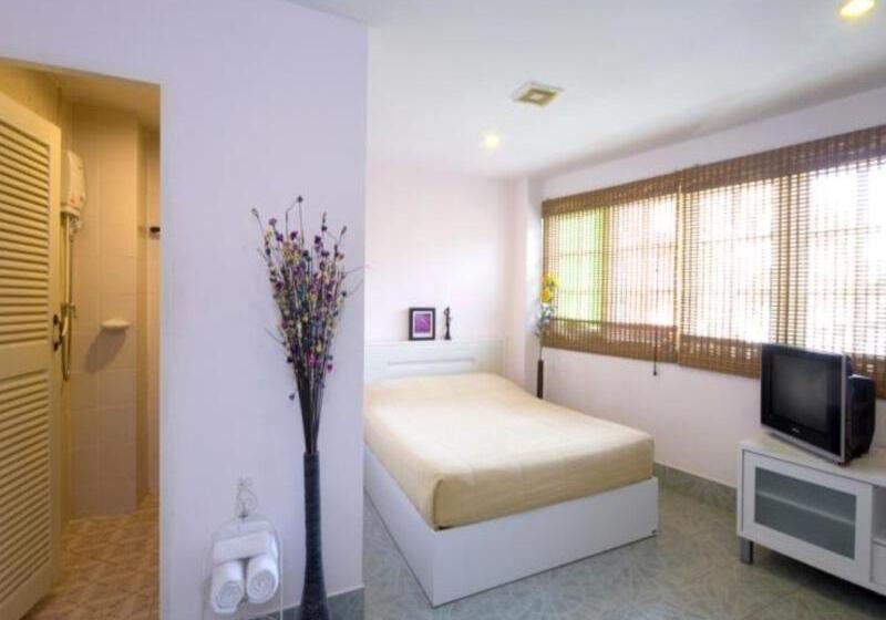 پانسیون Aree's House