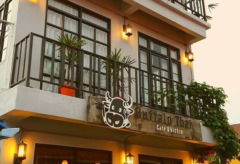 펜션 Buffalo Thai Cafe & Bistro