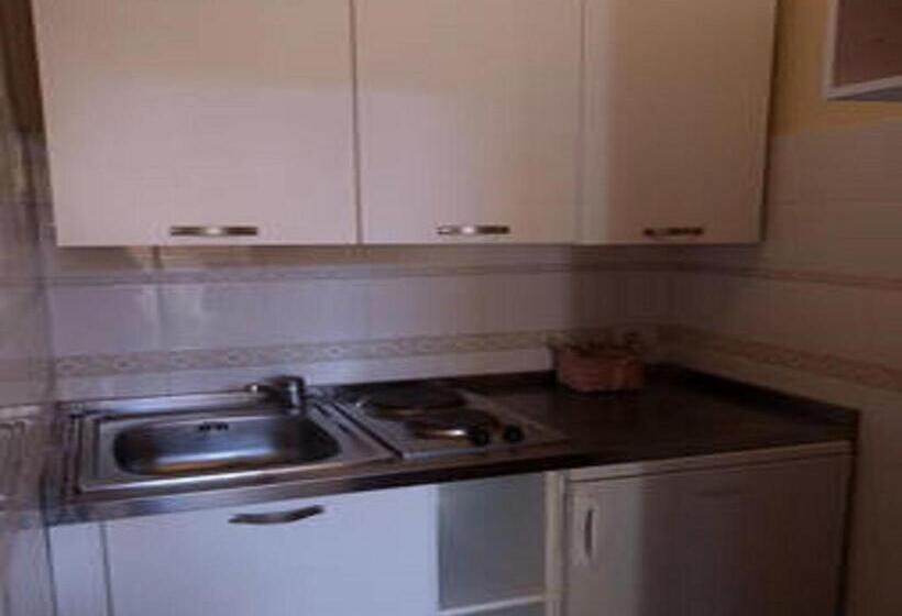 هتل B&b Dei Rossi