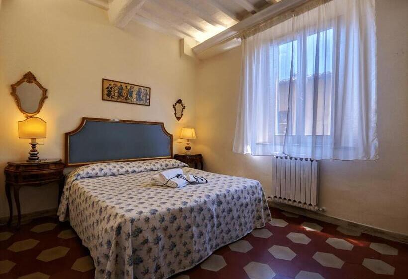 هتل B&b Dei Rossi