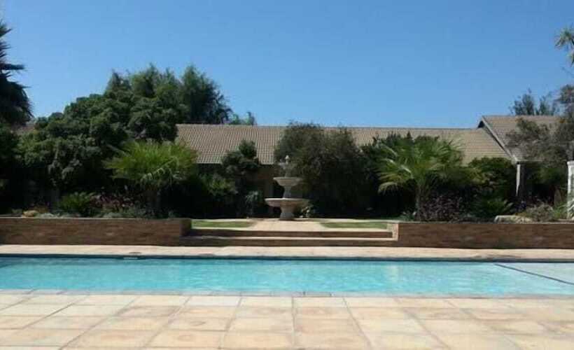 پانسیون Africasky Guest House