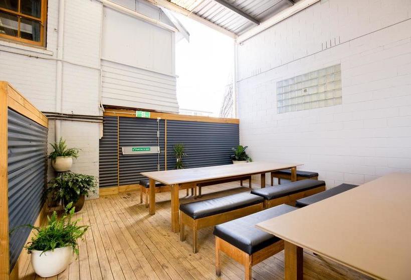 فندق صغير The Nook Backpackers