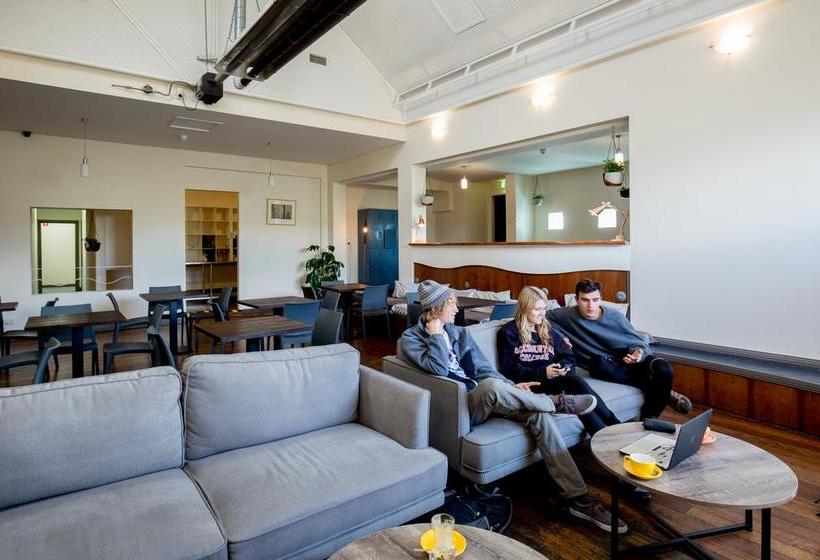 فندق صغير The Nook Backpackers