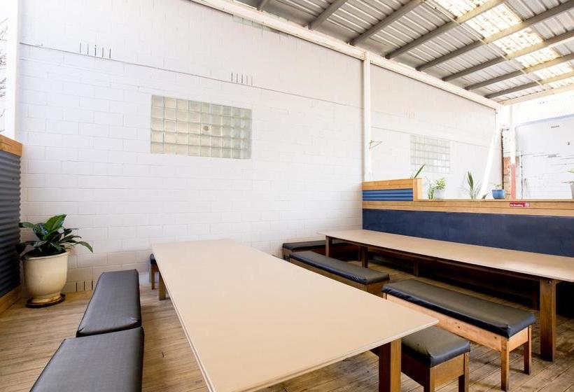 فندق صغير The Nook Backpackers