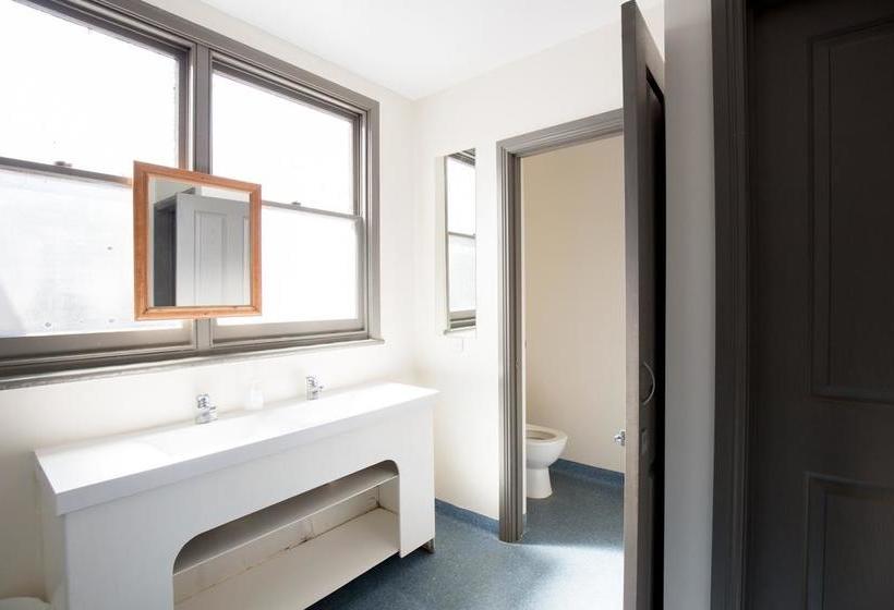 فندق صغير The Nook Backpackers