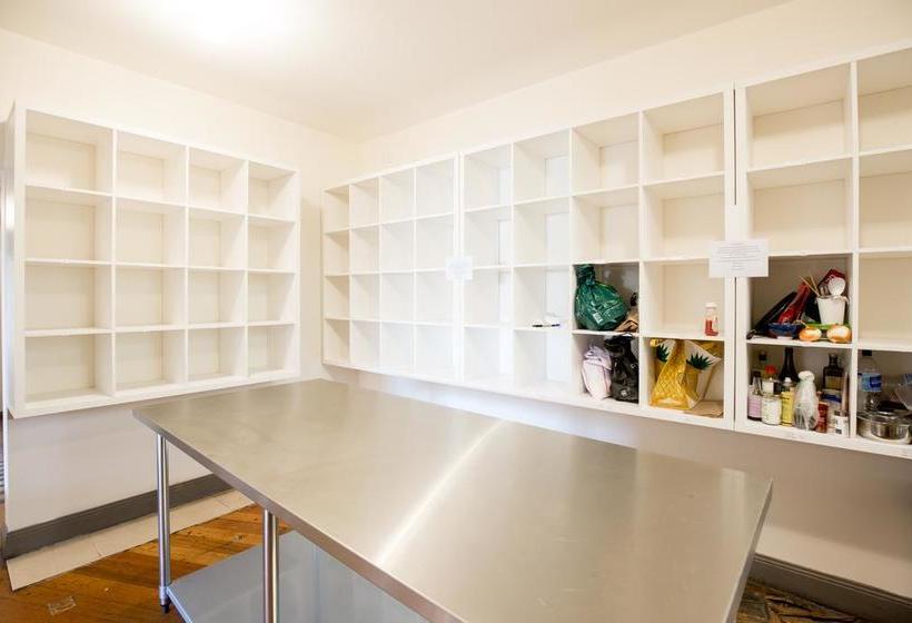 فندق صغير The Nook Backpackers