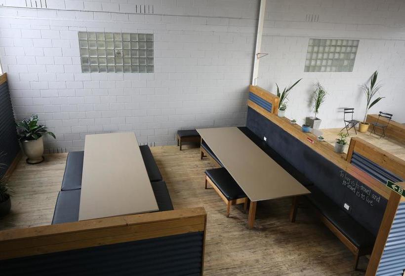 فندق صغير The Nook Backpackers