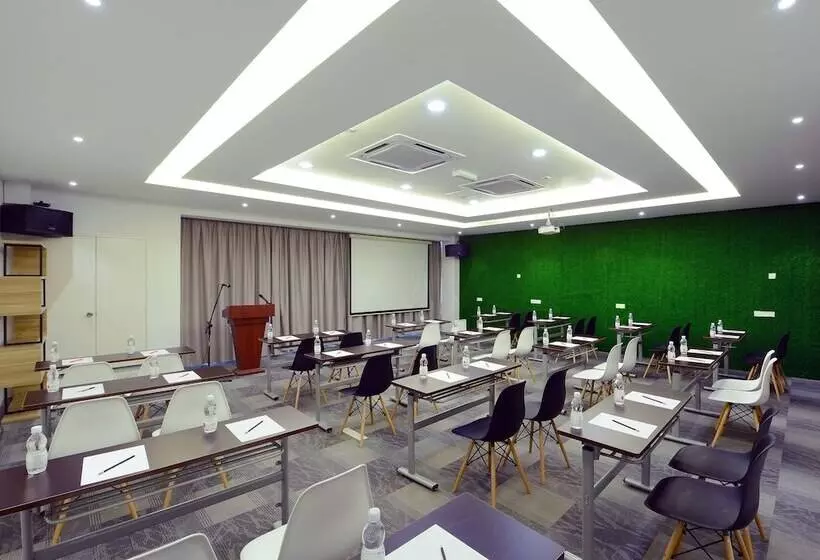 ホテル De Art I City Shah Alam