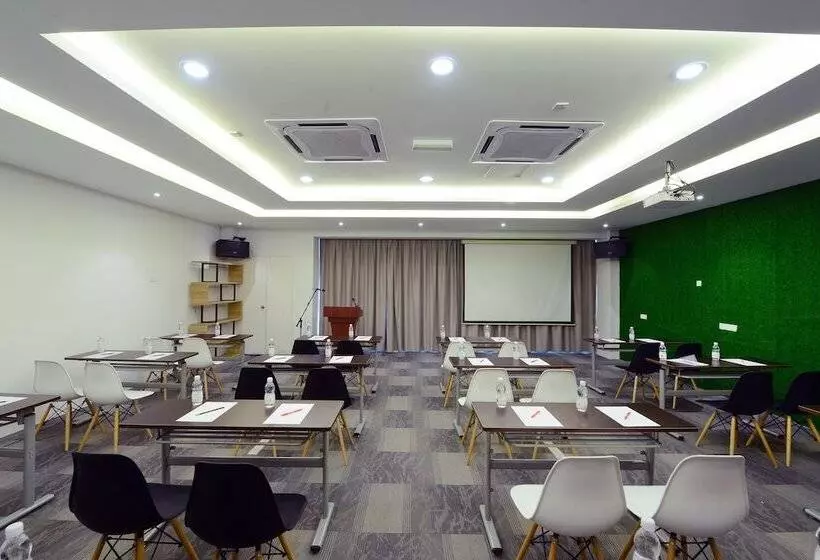 ホテル De Art I City Shah Alam