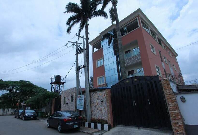 هتل Esado Conference Centre And Suites