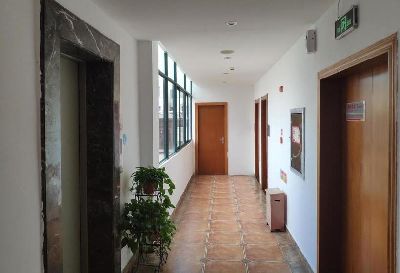 Hotel Jiajie Inn Haikou Yizhong Branch