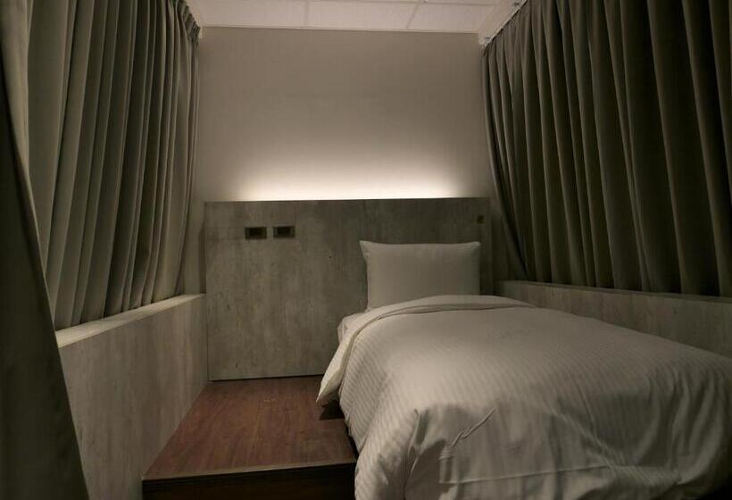 泊居旅店二館 Oursinn Hotel 2