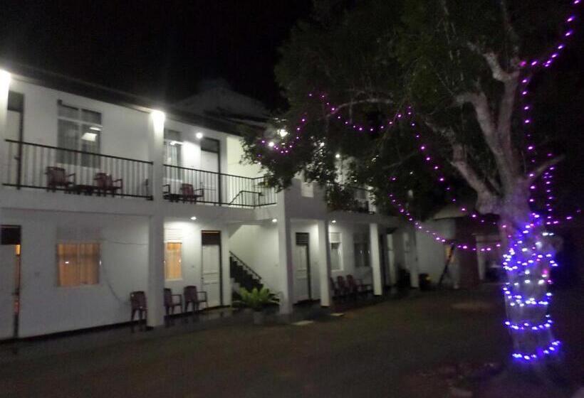 Hotel Romana Rest Kataragama