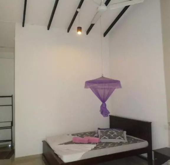 ホテル Romana Rest Kataragama