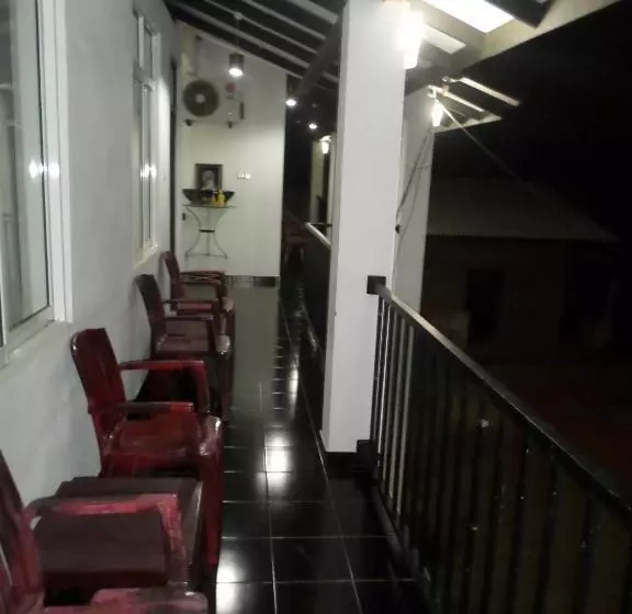 ホテル Romana Rest Kataragama