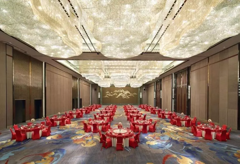 هتل Wanda Vista Xining