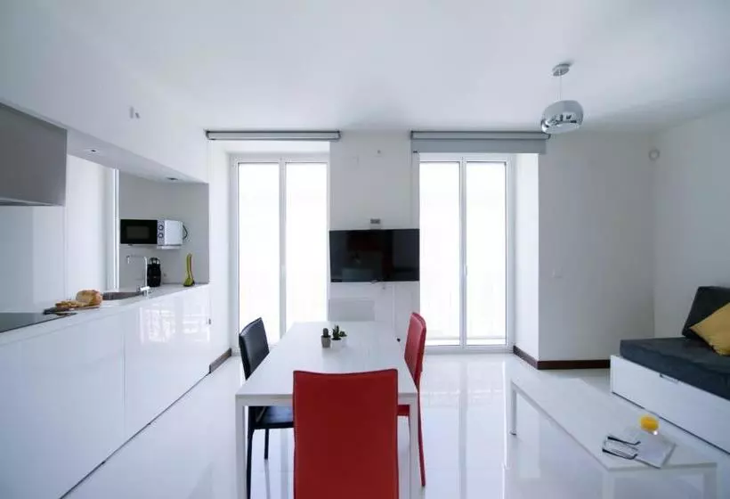 Roisa Suites