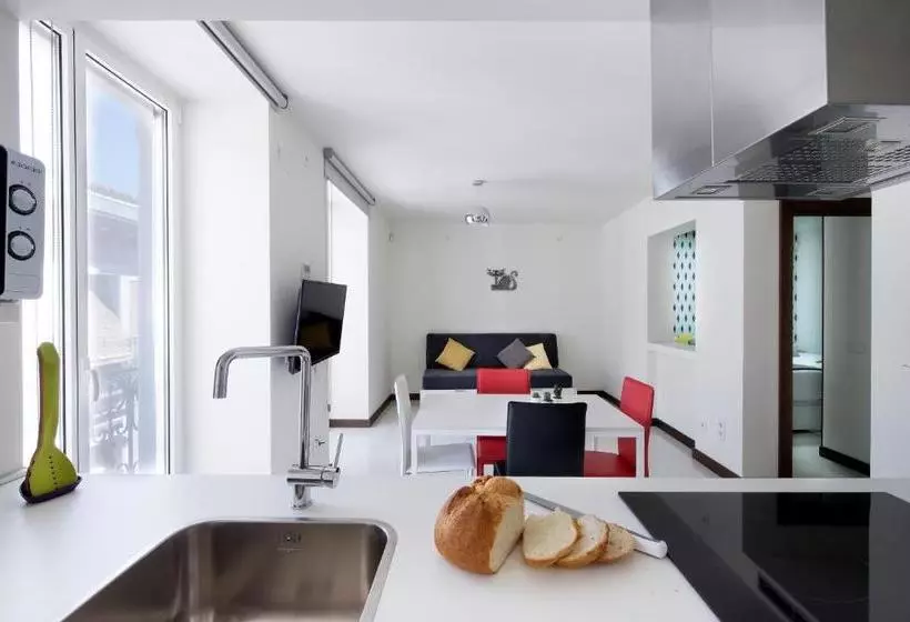 Roisa Suites
