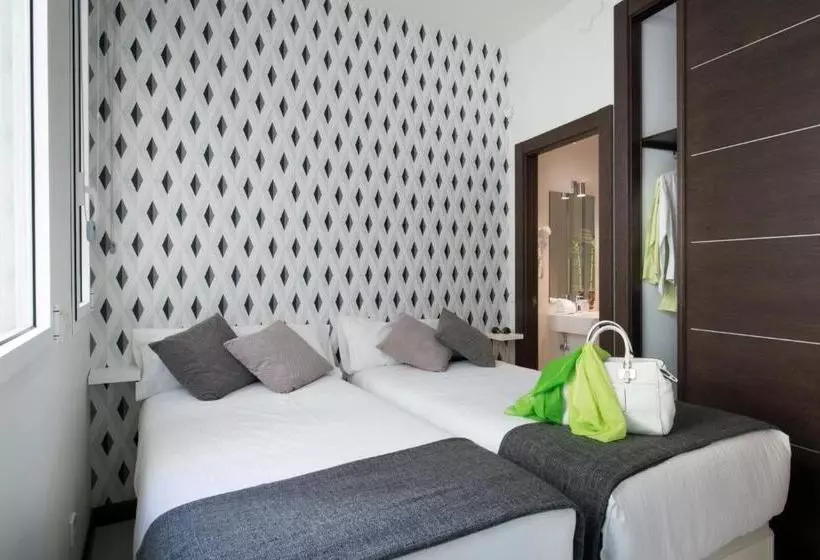 Roisa Suites