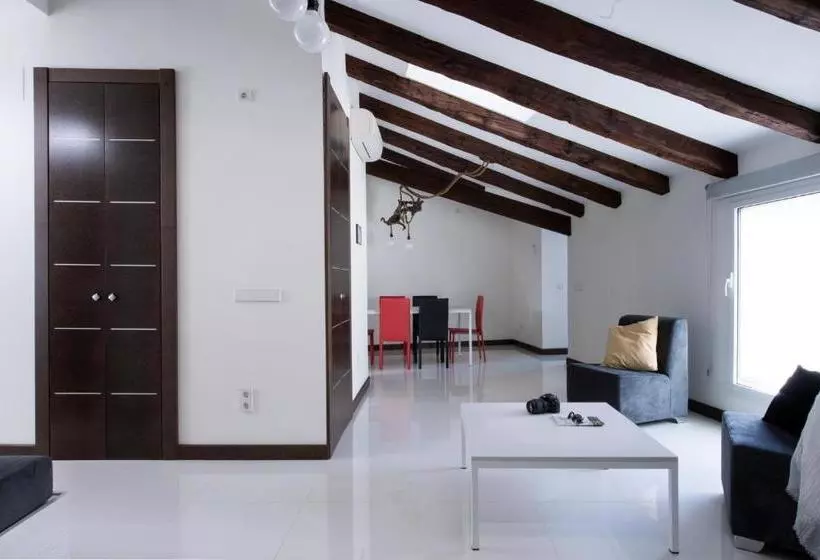 Roisa Suites