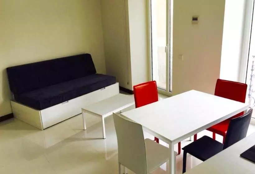 Roisa Suites