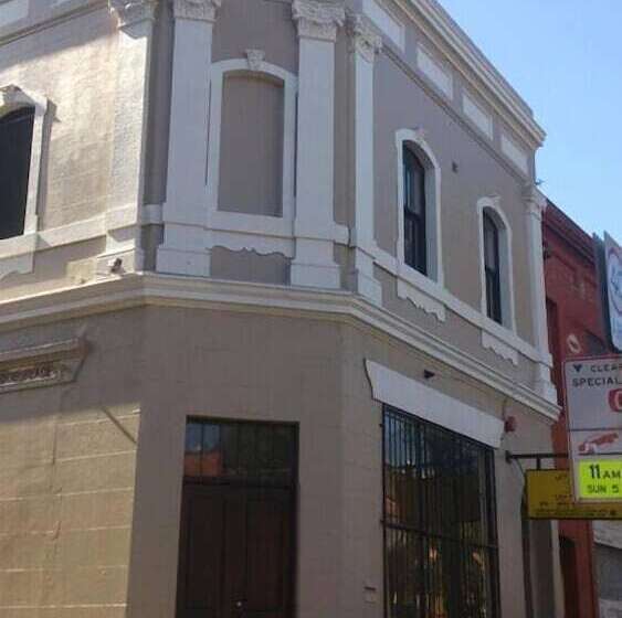 Sinclairs City Hostel