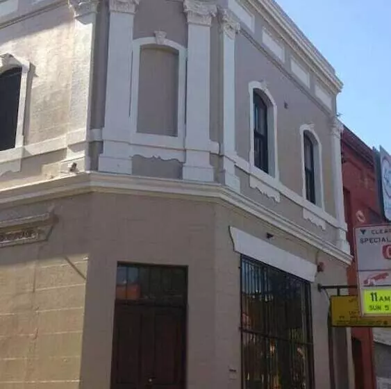 Sinclairs City Hostel