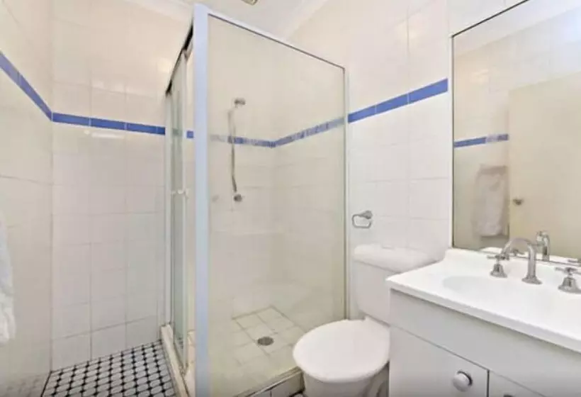 Sinclairs City Hostel