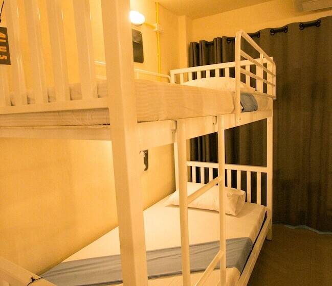 Backpack House Hostel